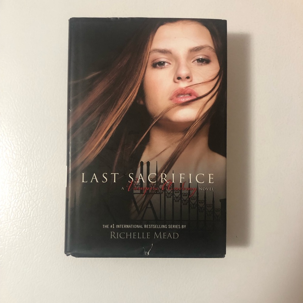 Vampire Academy Last Sacrifice Hardcover Book Novel Richelle Mead